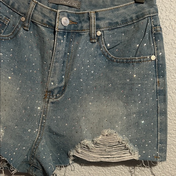 Embellished Denim Shorts - Picture 3 of 7